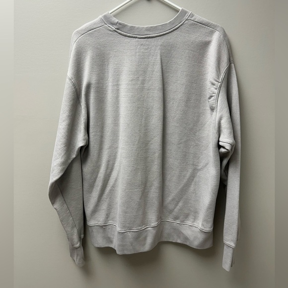 J.O & Co Light Grey Women’s Crewneck - Picture 2 of 3